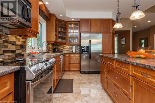 696 Anita Avenue, North Bay, ON - Indoor Photo Showing Kitchen