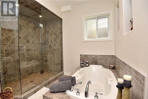 4491 Connell Avenue, Niagara Falls, ON - Indoor Photo Showing Bathroom