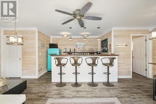 10 Meadow Drive, Kawartha Lakes, ON - Indoor Photo Showing Kitchen