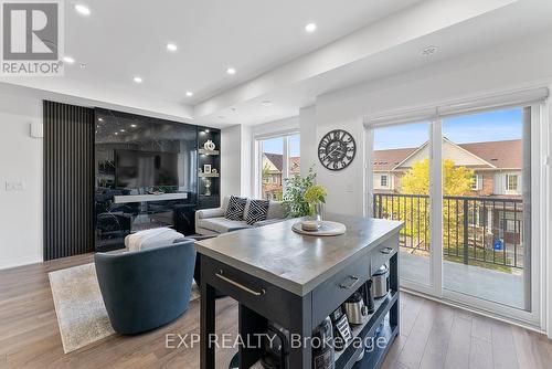 1207 - 2635 William Jackson Drive, Pickering, ON - Indoor Photo Showing Living Room