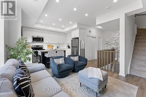 1207 - 2635 William Jackson Drive, Pickering, ON - Indoor Photo Showing Living Room