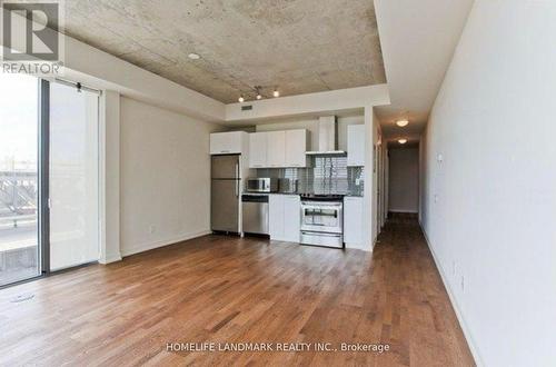 1207 - 95 Bathurst Street, Toronto (Niagara), ON - Indoor Photo Showing Kitchen