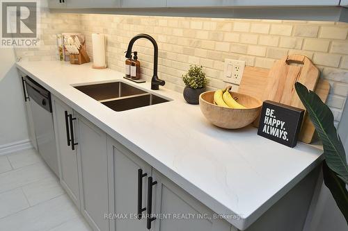 341 - 30 Western Battery Road, Toronto (Niagara), ON - Indoor Photo Showing Kitchen With Double Sink