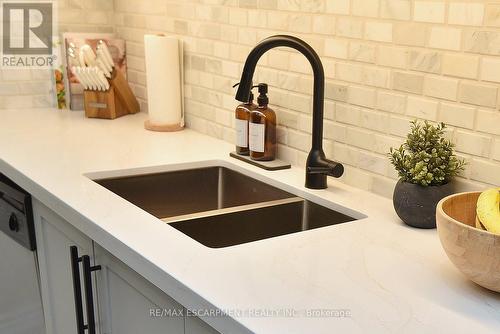 341 - 30 Western Battery Road, Toronto (Niagara), ON - Indoor Photo Showing Kitchen With Double Sink