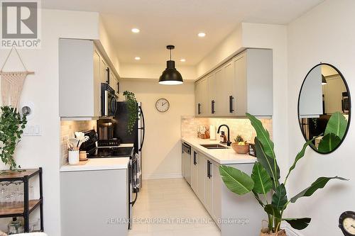 341 - 30 Western Battery Road, Toronto (Niagara), ON - Indoor Photo Showing Kitchen