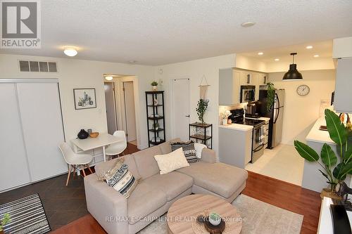 341 - 30 Western Battery Road, Toronto (Niagara), ON - Indoor Photo Showing Living Room