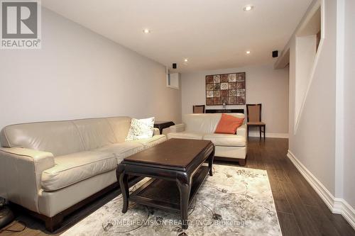 14 Rosscowan Crescent, Toronto (L'Amoreaux), ON - Indoor Photo Showing Living Room