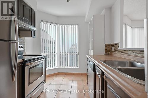 Ph208 - 11 Lee Centre Drive, Toronto (Woburn), ON - Indoor Photo Showing Kitchen With Double Sink