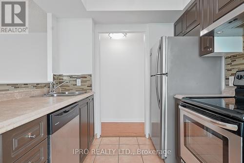 Ph208 - 11 Lee Centre Drive, Toronto (Woburn), ON - Indoor Photo Showing Kitchen With Double Sink