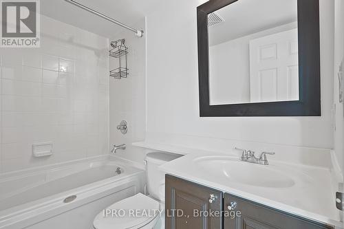 Ph208 - 11 Lee Centre Drive, Toronto (Woburn), ON - Indoor Photo Showing Bathroom