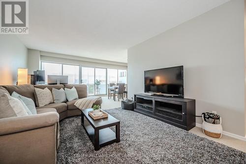 505 - 45 Westmount Road N, Waterloo, ON - Indoor Photo Showing Living Room