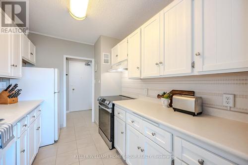 505 - 45 Westmount Road N, Waterloo, ON - Indoor Photo Showing Kitchen