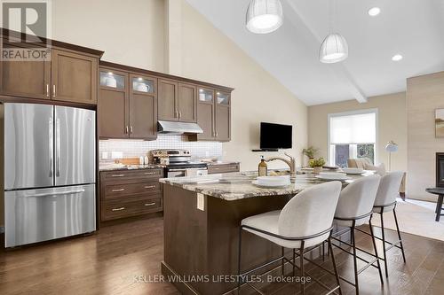 3447 Morgan Crescent, London, ON - Indoor Photo Showing Kitchen With Upgraded Kitchen