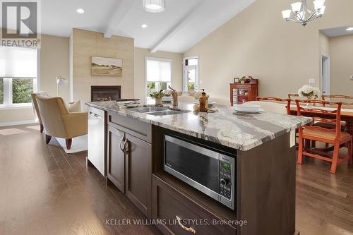 3447 Morgan Crescent, London, ON - Indoor Photo Showing Kitchen With Upgraded Kitchen