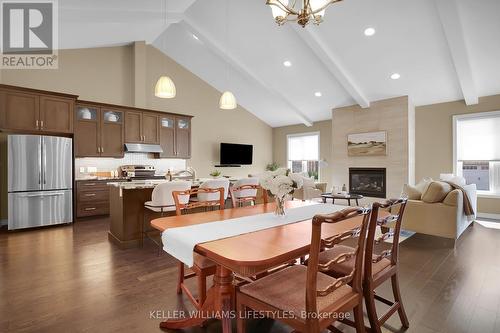 3447 Morgan Crescent, London, ON - Indoor Photo Showing Kitchen With Upgraded Kitchen