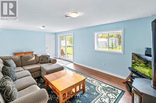 39 O'Brien Street, Marmora And Lake, ON - Indoor Photo Showing Living Room