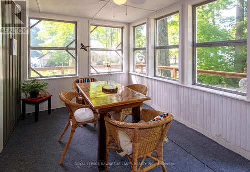 130 Driftwood Village Drive, Kawartha Lakes, ON - Indoor Photo Showing Dining Room