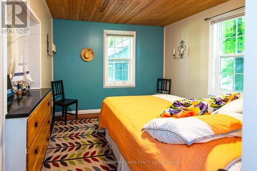 130 Driftwood Village Drive, Kawartha Lakes, ON - Indoor Photo Showing Bedroom