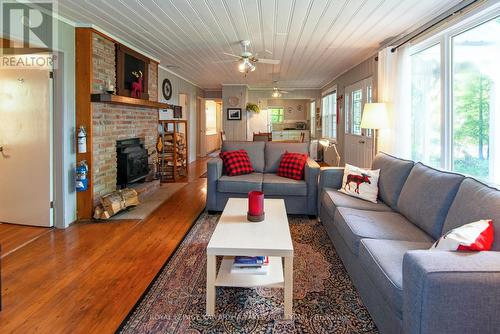 130 Driftwood Village Drive, Kawartha Lakes, ON - Indoor Photo Showing Living Room With Fireplace