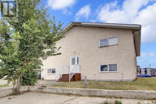 98 Froom Crescent, Regina, SK - Outdoor