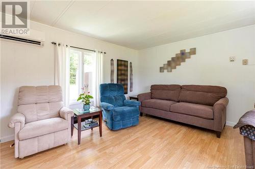 215 Passekeag Road, Passekeag, NB - Indoor Photo Showing Living Room