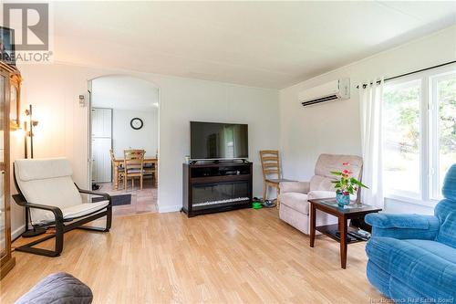 215 Passekeag Road, Passekeag, NB - Indoor Photo Showing Living Room