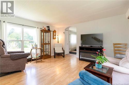 215 Passekeag Road, Passekeag, NB - Indoor Photo Showing Living Room