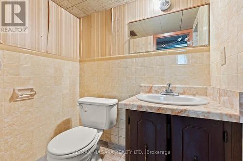 1 Nello Street, St. Catharines, ON - Indoor Photo Showing Bathroom