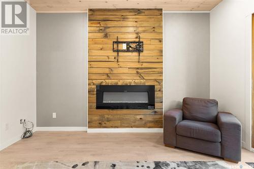 2311 Quebec Street, Regina, SK - Indoor Photo Showing Living Room With Fireplace