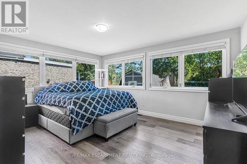 34 Murray Street, Grimsby (Grimsby West), ON - Indoor Photo Showing Bedroom