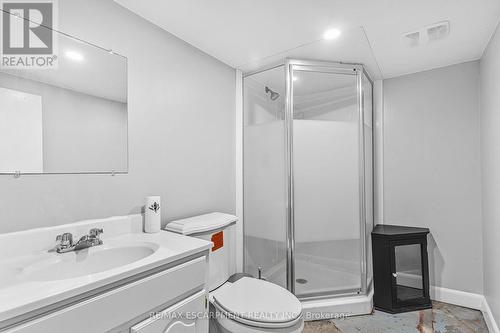 34 Murray Street, Grimsby (Grimsby West), ON - Indoor Photo Showing Bathroom