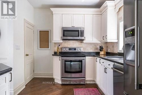 385 Herkimer Street, Hamilton (Kirkendall), ON - Indoor Photo Showing Kitchen