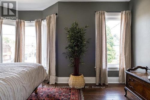 385 Herkimer Street, Hamilton (Kirkendall), ON - Indoor Photo Showing Bedroom