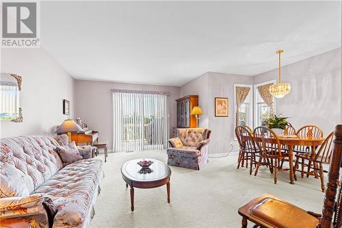 1089 Bridlewood Drive, Brockville, ON - Indoor Photo Showing Living Room