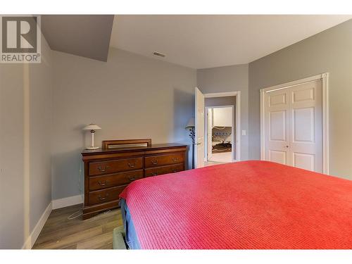 2320 Country Club Drive, Kelowna, BC - Indoor Photo Showing Bedroom