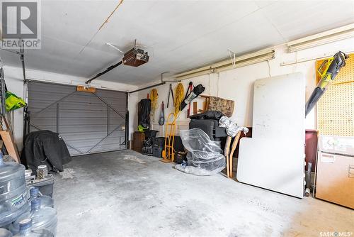 2714 Louise Street, Saskatoon, SK - Indoor Photo Showing Garage