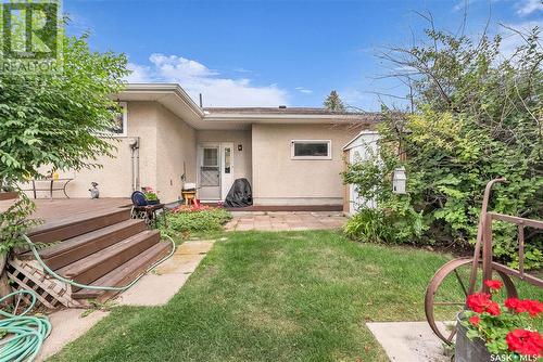 2714 Louise Street, Saskatoon, SK - Outdoor