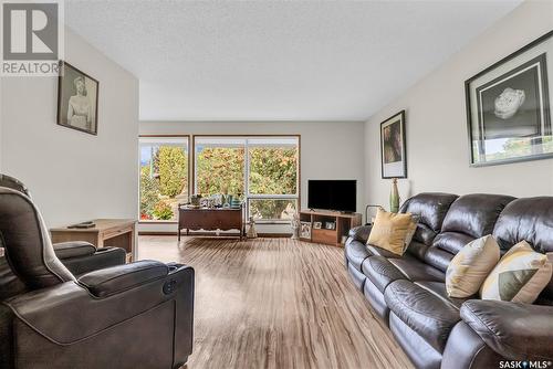 2714 Louise Street, Saskatoon, SK - Indoor Photo Showing Living Room