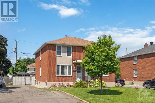 2424 Falcon Avenue, Ottawa, ON - Outdoor