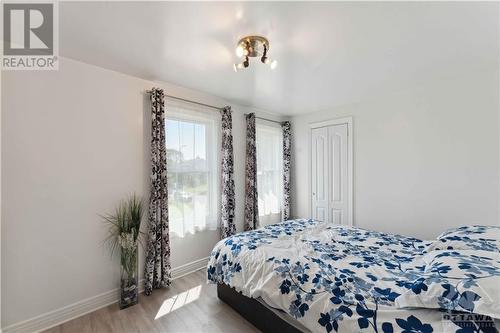 2424 Falcon Avenue, Ottawa, ON - Indoor Photo Showing Bedroom