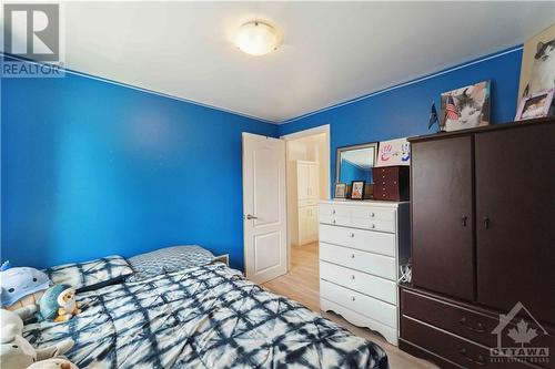 2424 Falcon Avenue, Ottawa, ON - Indoor Photo Showing Bedroom