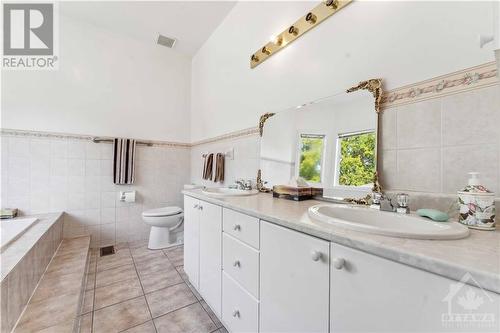 primary ensuite - 1075 Normandy Crescent, Ottawa, ON - Indoor Photo Showing Bathroom