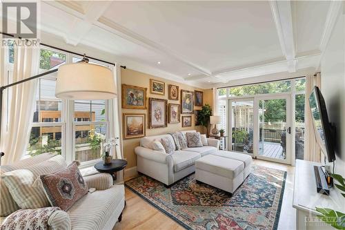 54 Dunvegan Road, Ottawa, ON - Indoor Photo Showing Living Room