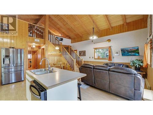 4764 Forsters Landing Road, Radium Hot Springs, BC - Indoor Photo Showing Other Room