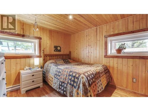 4764 Forsters Landing Road, Radium Hot Springs, BC - Indoor Photo Showing Bedroom