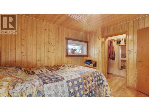 4764 Forsters Landing Road, Radium Hot Springs, BC - Indoor Photo Showing Bedroom