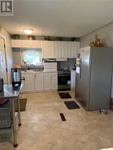 214 Main Street, Midale, SK - Indoor Photo Showing Kitchen