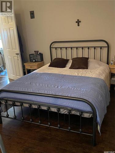 214 Main Street, Midale, SK - Indoor Photo Showing Bedroom