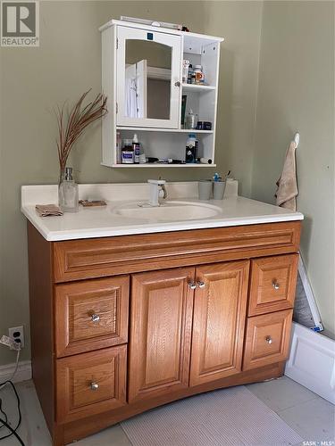 214 Main Street, Midale, SK - Indoor Photo Showing Bathroom