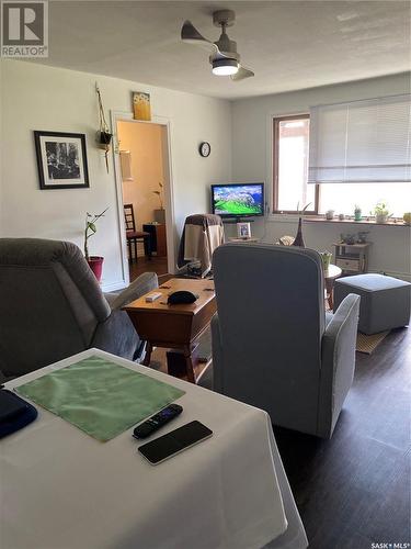 214 Main Street, Midale, SK - Indoor Photo Showing Living Room